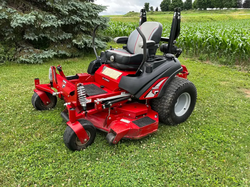 2017 Ferris Is3200Z Zero-Turn Mower – Stock #6965 1