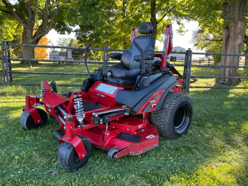 2021 Ferris Isx3300 Zero-Turn Mower – 61-Inch Deck, Stock #6996 1