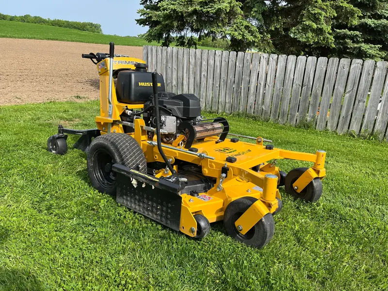 2021 Hustler Trimstar – 48" Deck, 15Hp Kawasaki Engine 1