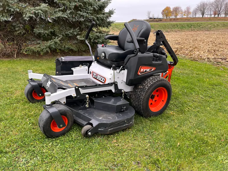 2022 Bobcat Zt3500 Zero-Turn With Integrated Side Discharge System – #7135 1