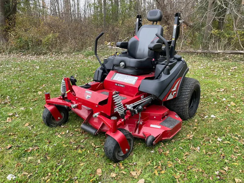 Ferris Is3200Z Zero-Turn – 61-Inch Deck, 37Hp Vanguard Efi Engine 1