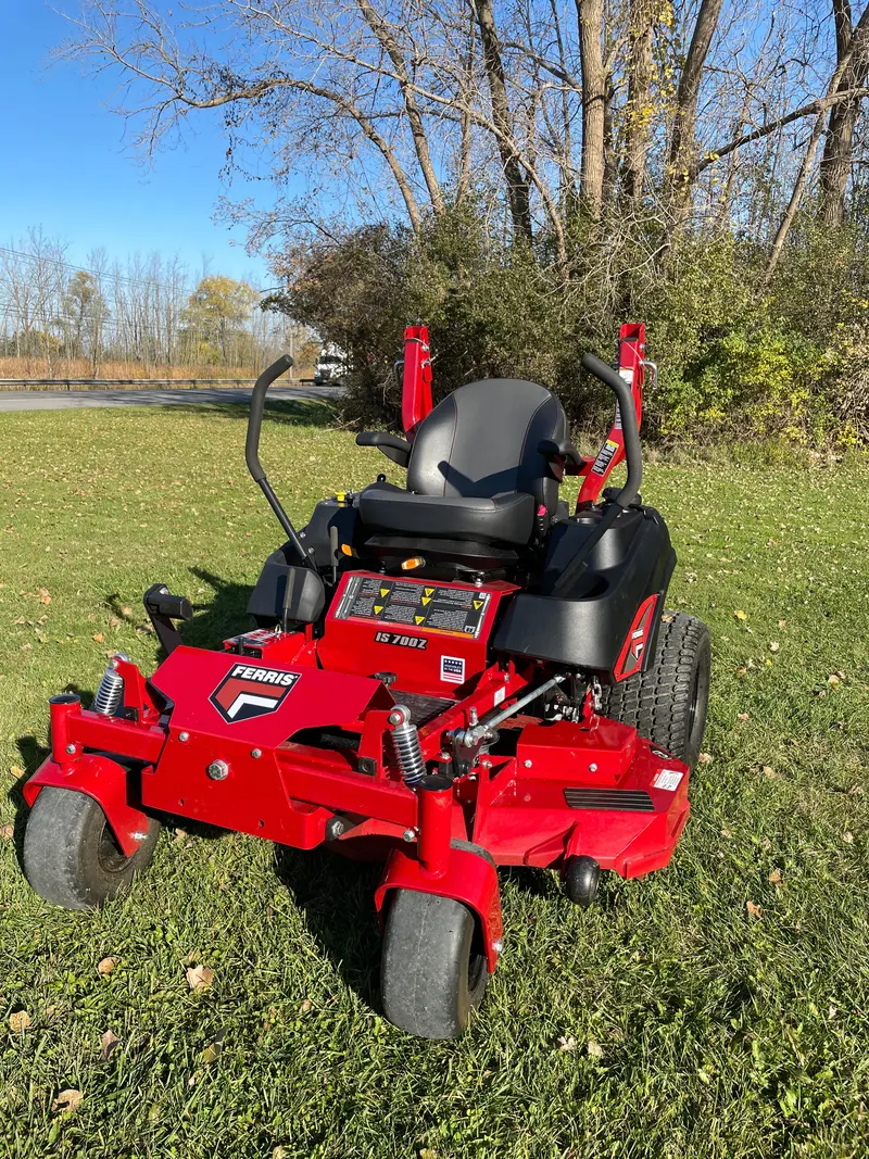 Ferris Is700 Commercial Zero-Turn – 27Hp Engine, 52-Inch Deck – #8253 1