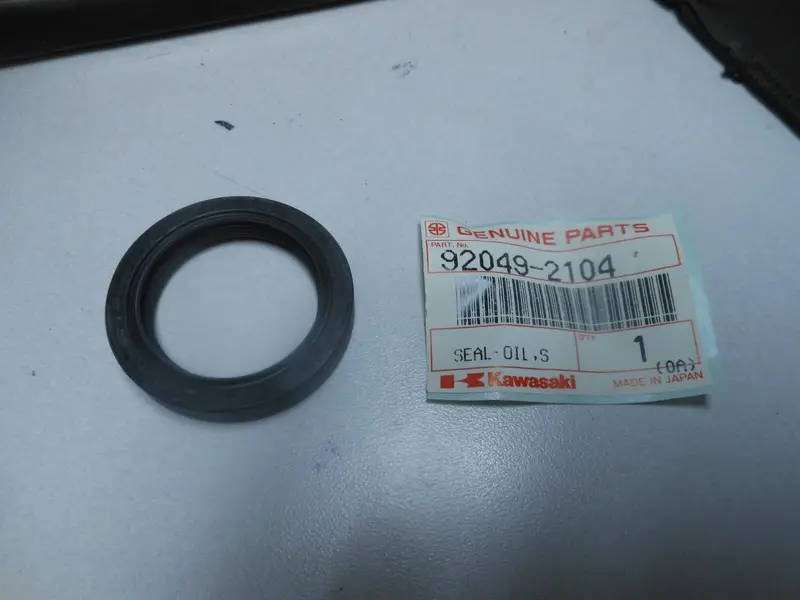 Kawasaki Oil Seal – Precision Fit For Engine Applications – Model 92049-2104 1