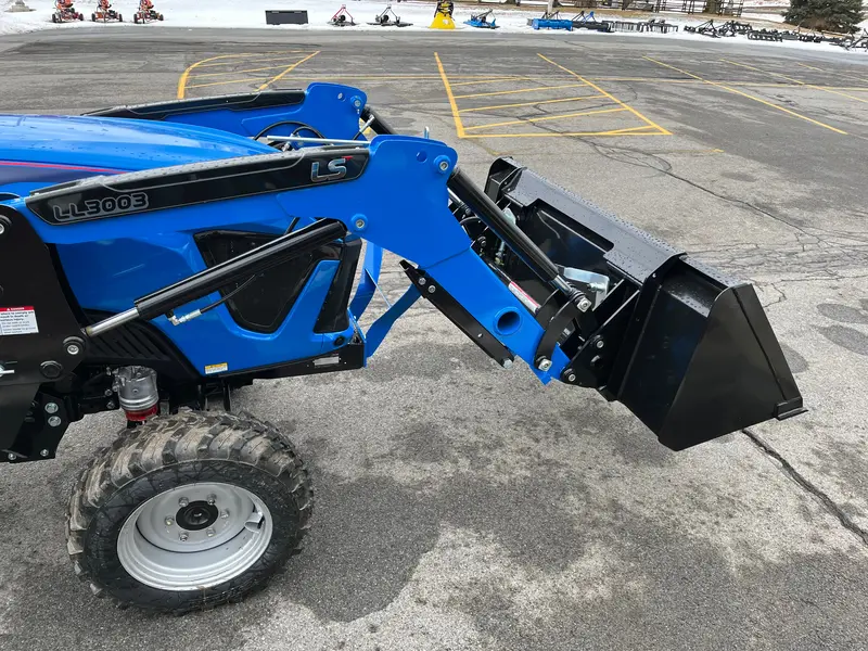 Ls Tractor Ll3003 Loader – Rugged Front-End Loader With Enhanced Lifting Capacity 1