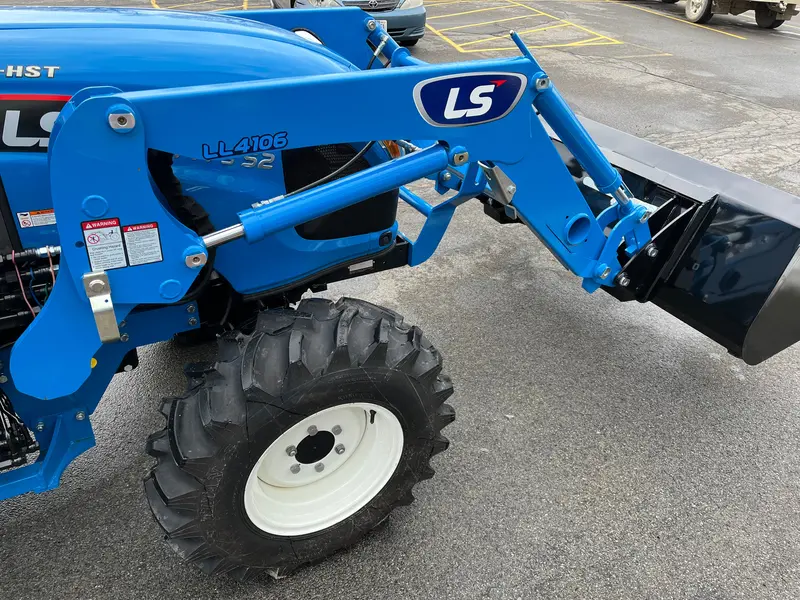 Ls Tractor Ll4001 Loader – Versatile Front-End Loader For Compact Utility Models 1