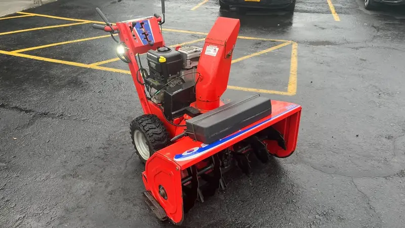 Pre-Owned Simplicity Signature Pro 1738P Zero-Turn Mower – Inventory #7542 1