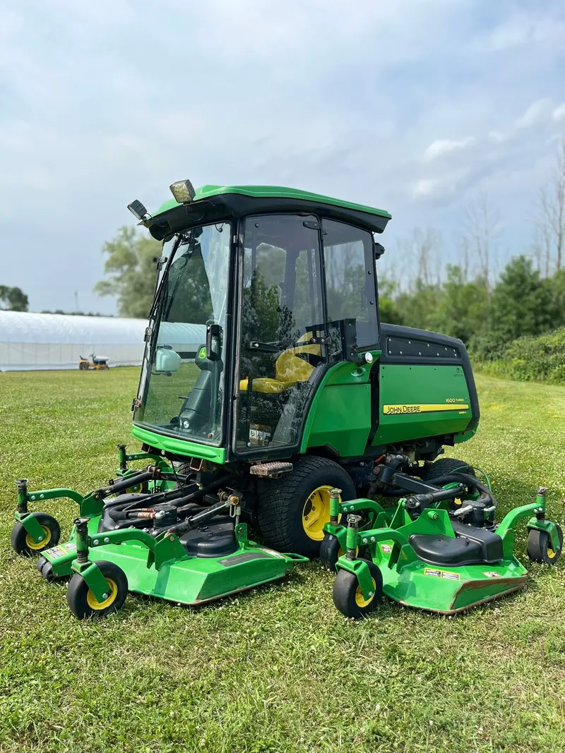 Refurbished John Deere 1600 Turbo Compact Tractor – Inventory #7701 1