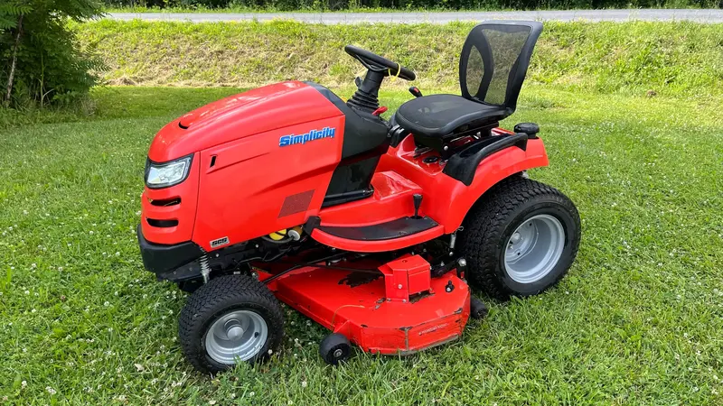 Simplicity Prestige Riding Mower – 24Hp Efi Engine, 52" Deck 1