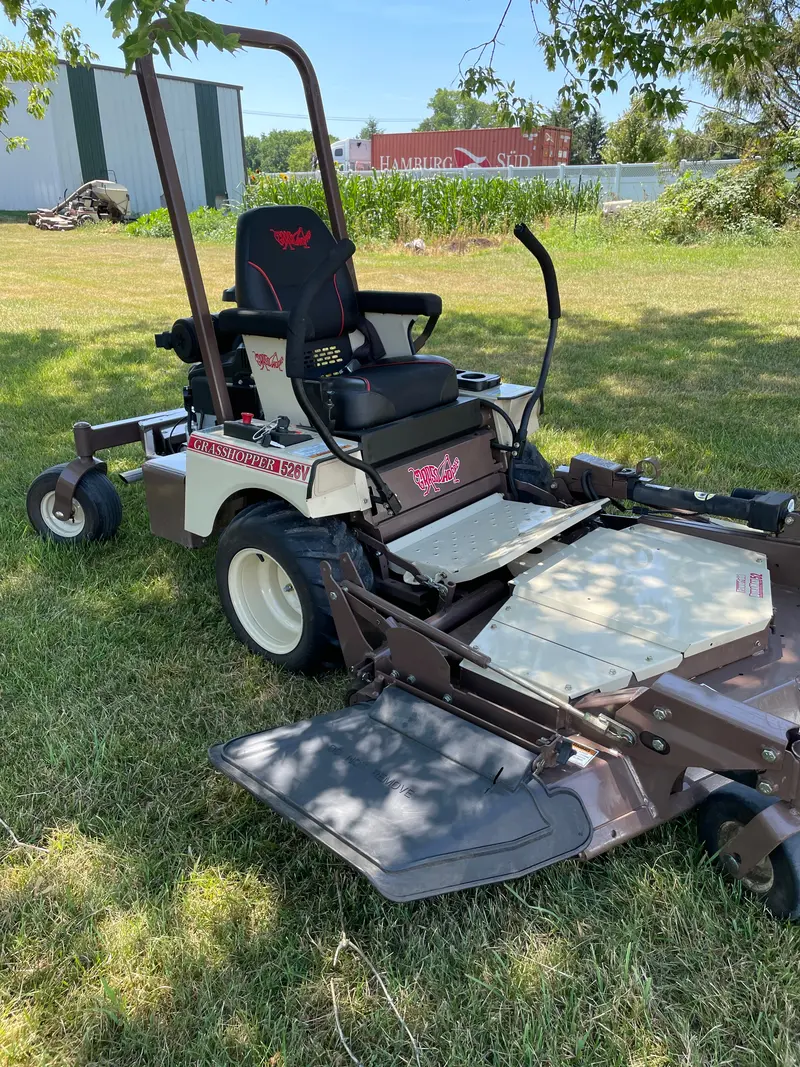 Used Grasshopper 526V Zero-Turn Mower – 52-Inch Deck, Well-Maintained – Inventory #8290 1