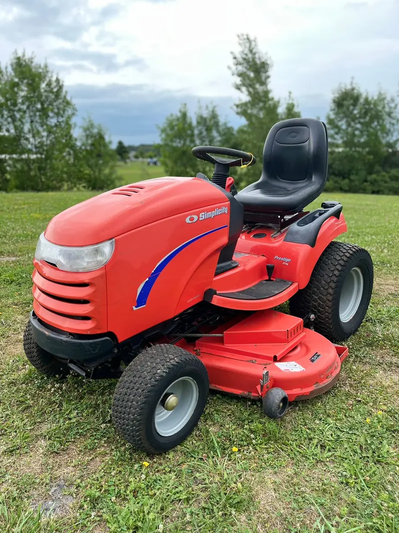 Used Simplicity Prestige Zero-Turn Lawn Mower – Inventory #7707 1